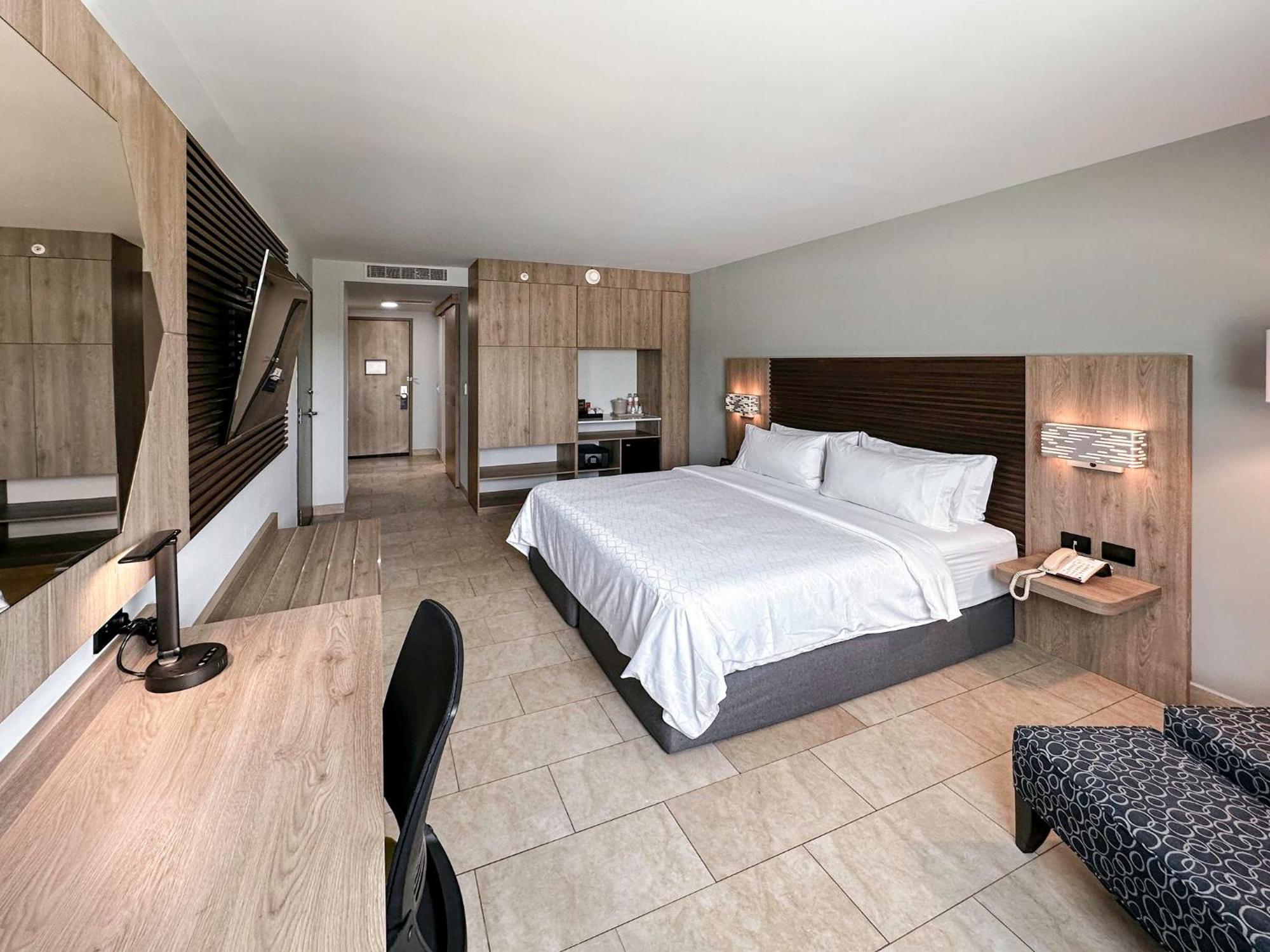 Holiday Inn Express Merida By Ihg Exterior foto